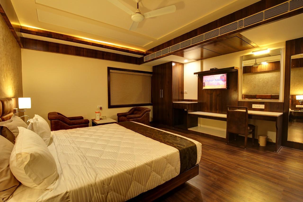 Hotel Keshwara'S Residency Jāmnagar Eksteriør bilde